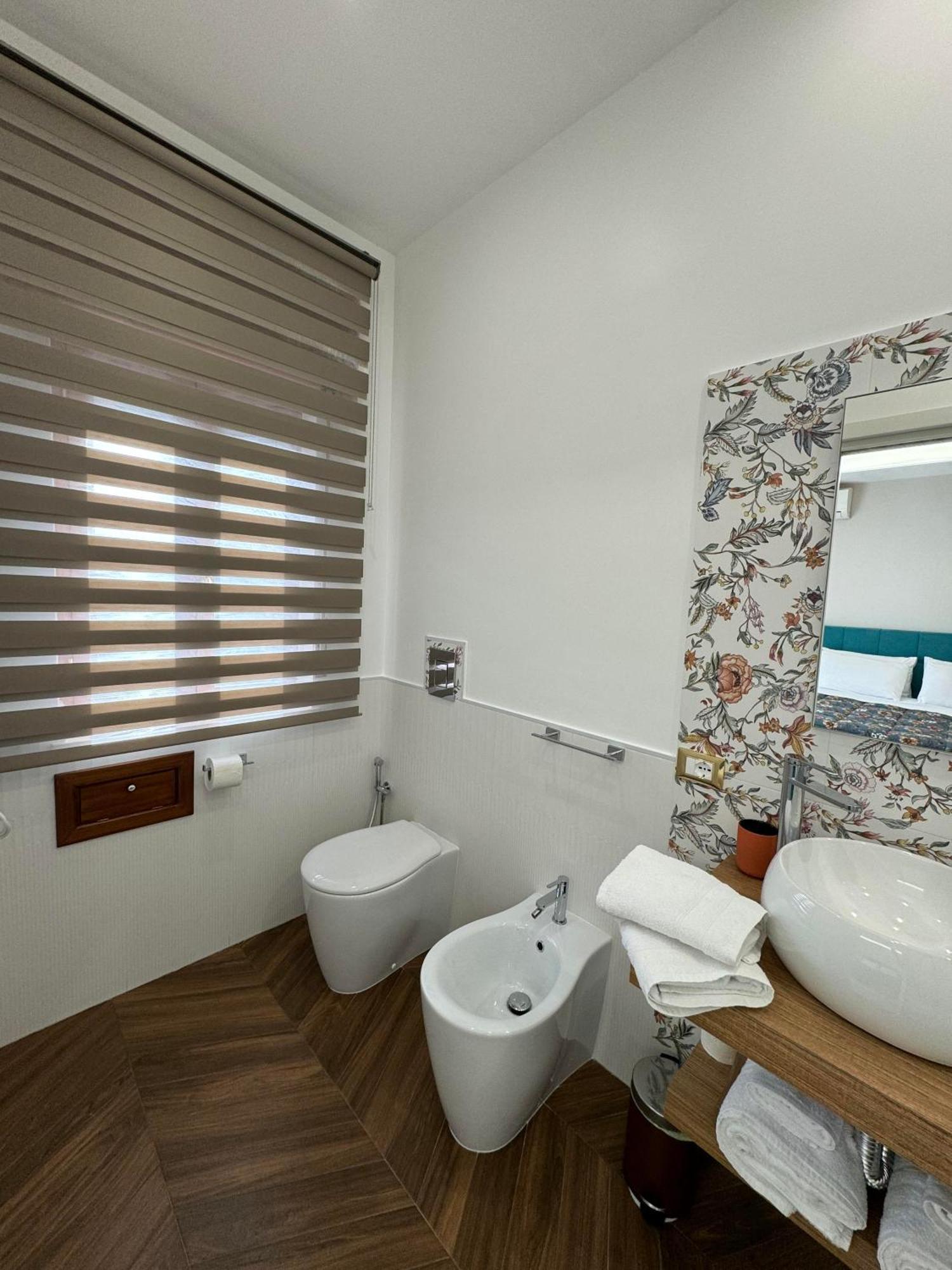 Affittacamere Casa Anatrella Comfort House Napoli